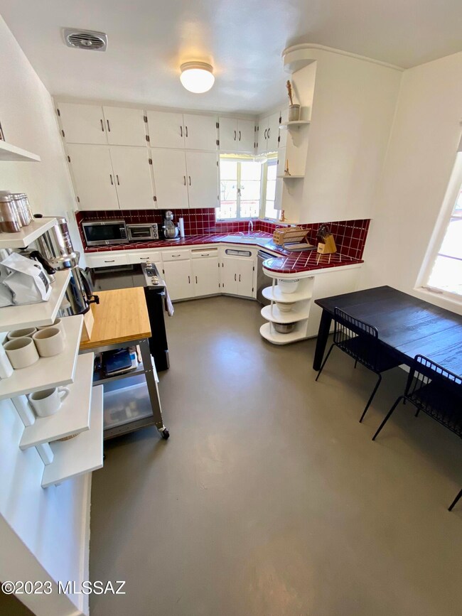 2002 E Helen St, Tucson, AZ 85719 - photo 6