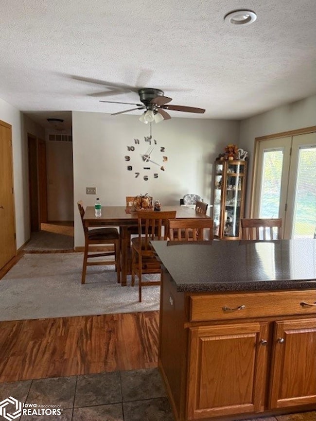 609 S Cedar Ave, Graettinger, IA 51342 - photo 4