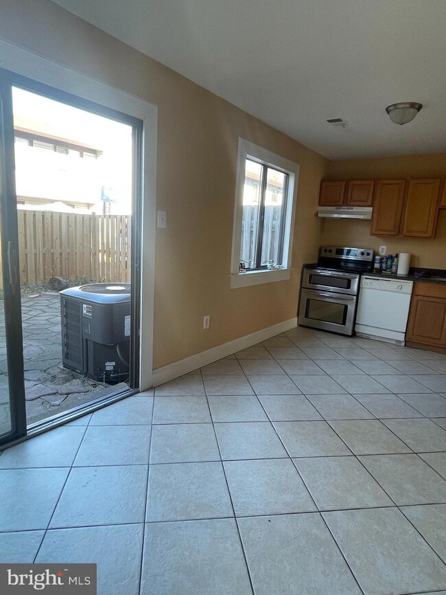 2532 Fox Ridge Ct unit 48, Woodbridge, VA 22192 - photo 3