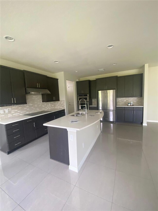 4352 Large Leaf Ln, Hollywood, FL 33021 - photo 6