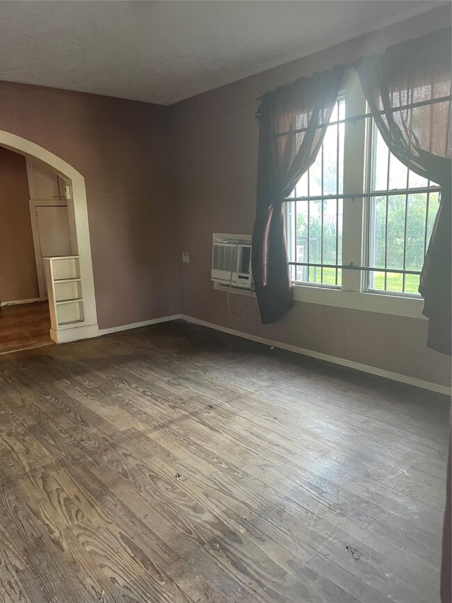 3115 Altoona St, Houston, TX 77026 - photo 7