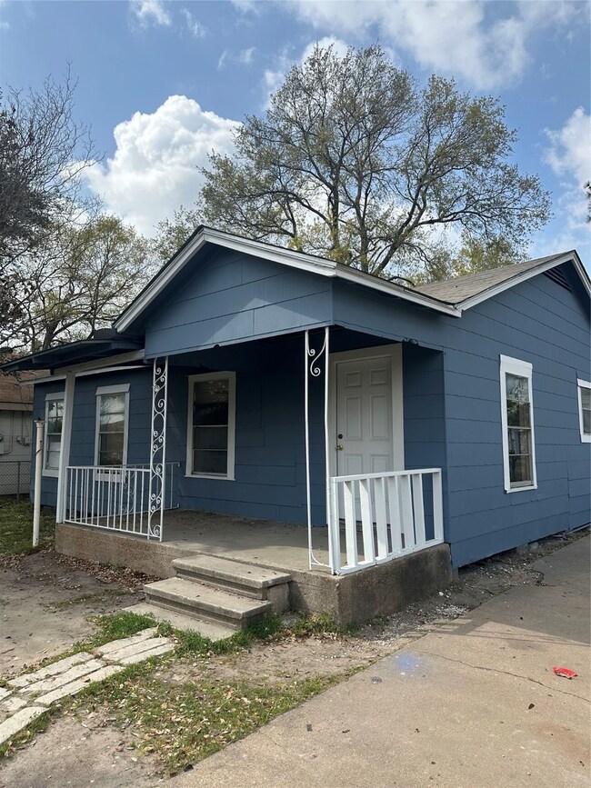 6307 Norland St, Houston, TX 77022 - photo 2