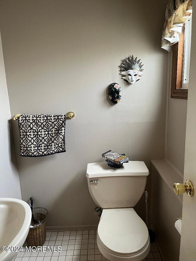 48 cindy half bath