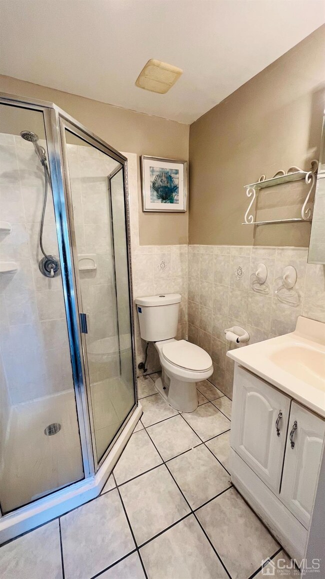 79 Highview Dr, Woodbridge, NJ 07095 - photo 7