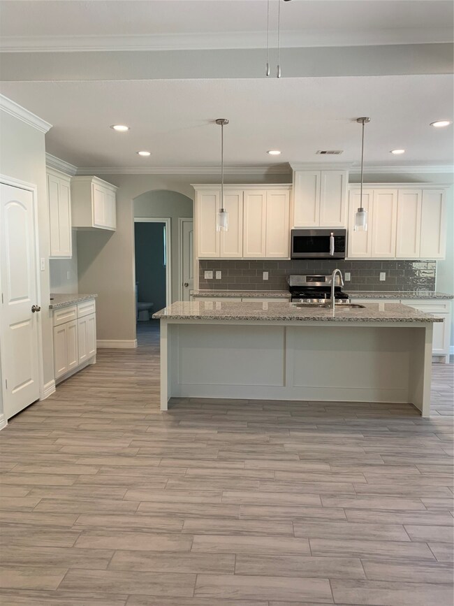 2470 Cliffdale St, Houston, TX 77091 - photo 4