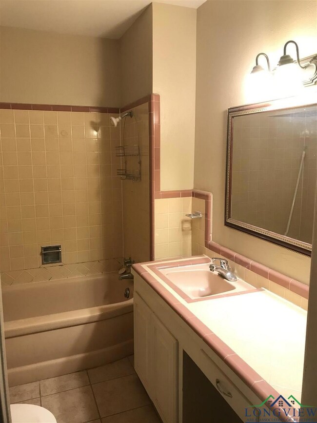 220 Crestwood Dr, Longview, TX 75601 - photo 5