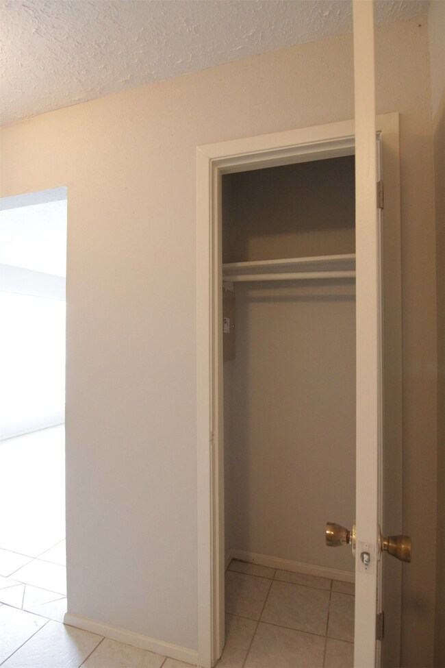 7331 Cornwall Bridge Ln, Houston, TX 77041 - photo 4