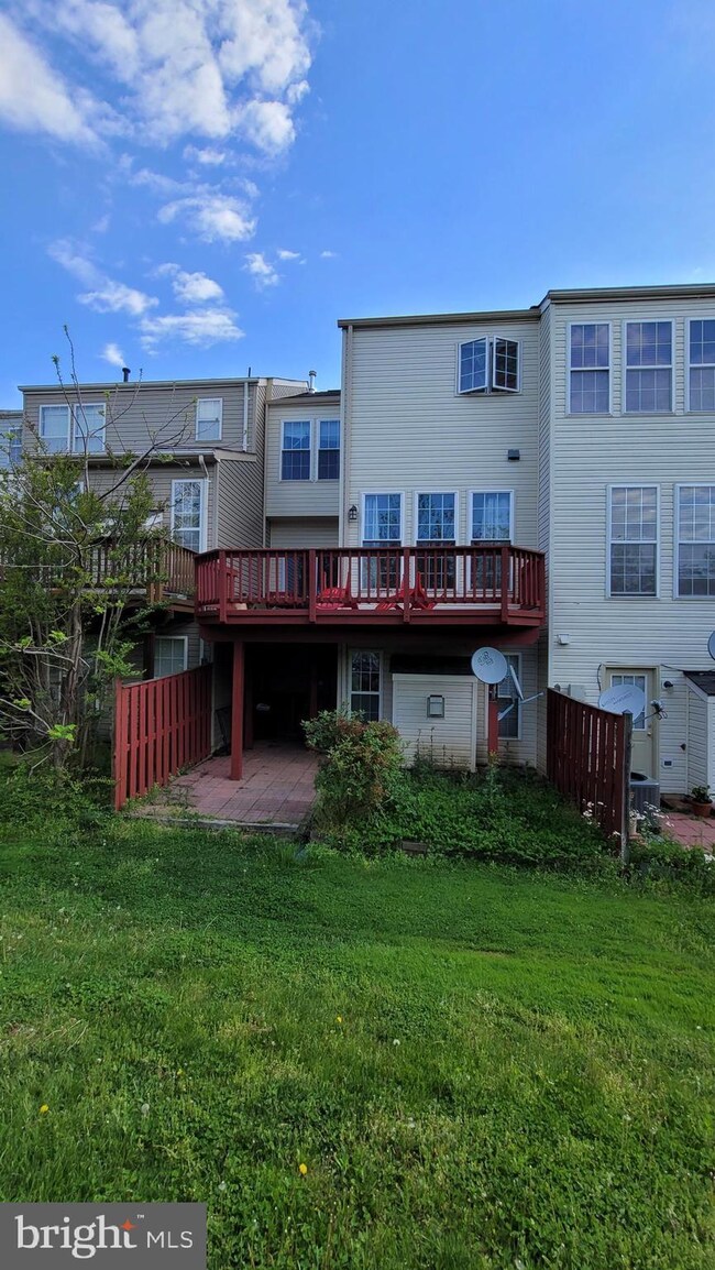 2558 Chase Wellesley Dr, Herndon, VA 20171 - photo 4