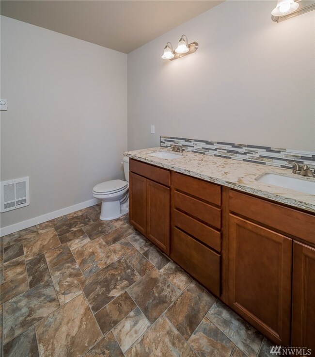 1480 W Gateway Heights Loop, Sedro Woolley, WA 98284 - photo 7