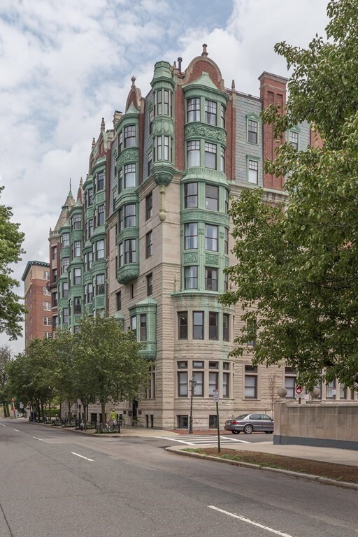 10 Charlesgate E unit 702, Boston, MA 02215 - photo 3