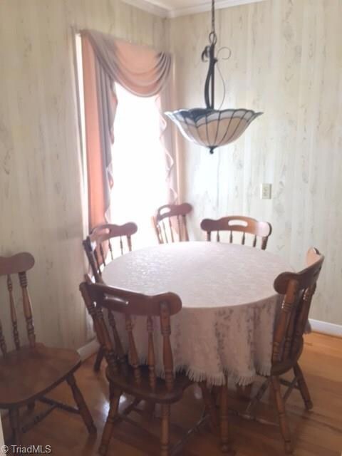 504 Thomas St, Reidsville, NC 27320 - photo 7