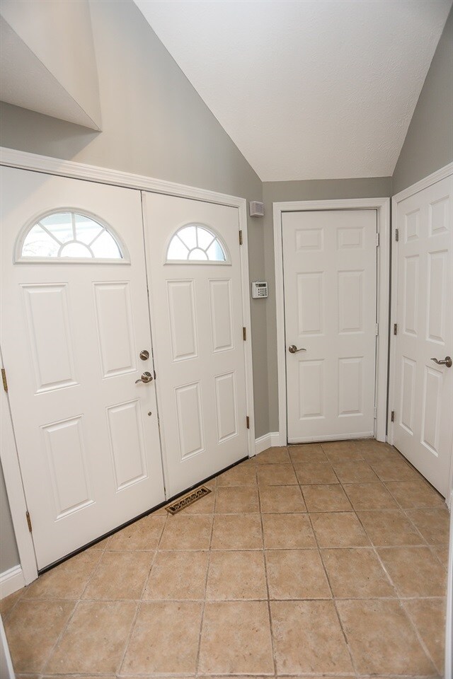 357 Winding Pond Rd, Londonderry, NH 03053 - photo 2