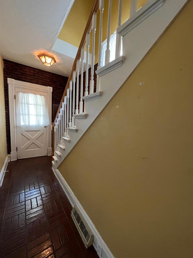 423 Ludlow St, Greendale, IN 47025 - photo 7