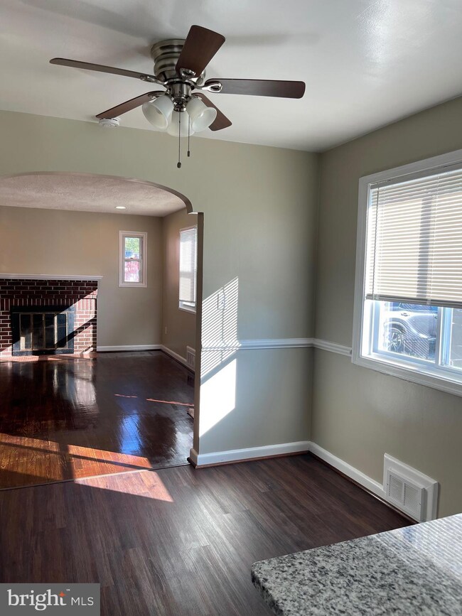 811 Sheridan St, Hyattsville, MD 20783 - photo 7