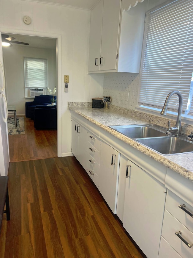 211 N Spring St, Mc Arthur, OH 45651 - photo 2