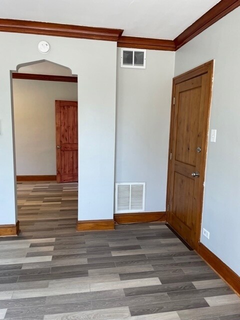 5358 W Wellington Ave unit 2, Chicago, IL 60641 - photo 3