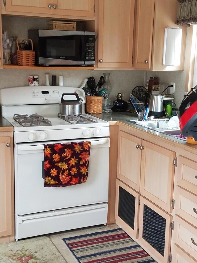 8 Kitchen