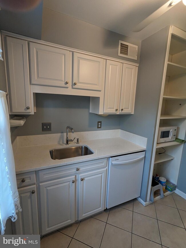 5845 Rexford Dr unit 721, Springfield, VA 22152 - photo 5