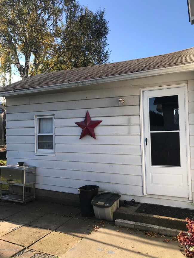 56 Hillside St, Wilkes Barre, PA 18702 - photo 7