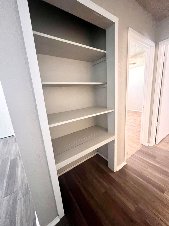 529 42nd St unit B, Lubbock, TX 79404 - photo 6