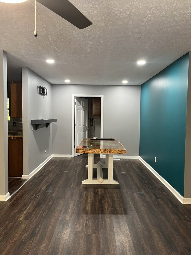 Pretty dining area. Fresh paint