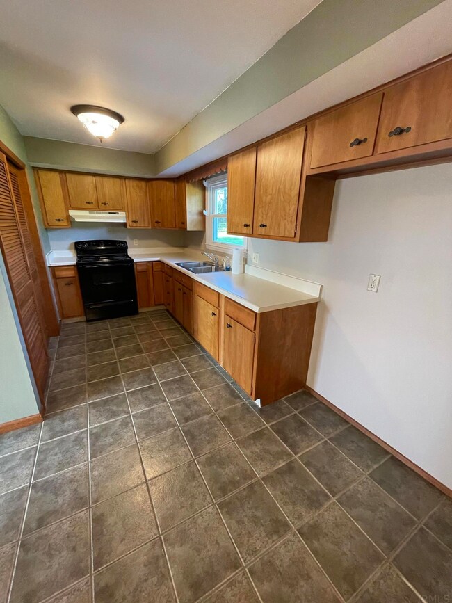 2103 Chochtimar Trail, Fort Wayne, IN 46808 - photo 7