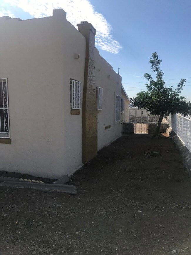3400 Mobile Ave, El Paso, TX 79930 - photo 6
