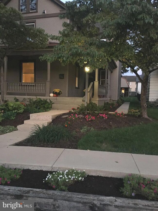 336 S Market Ave, Mount Joy, PA 17552 - photo 2