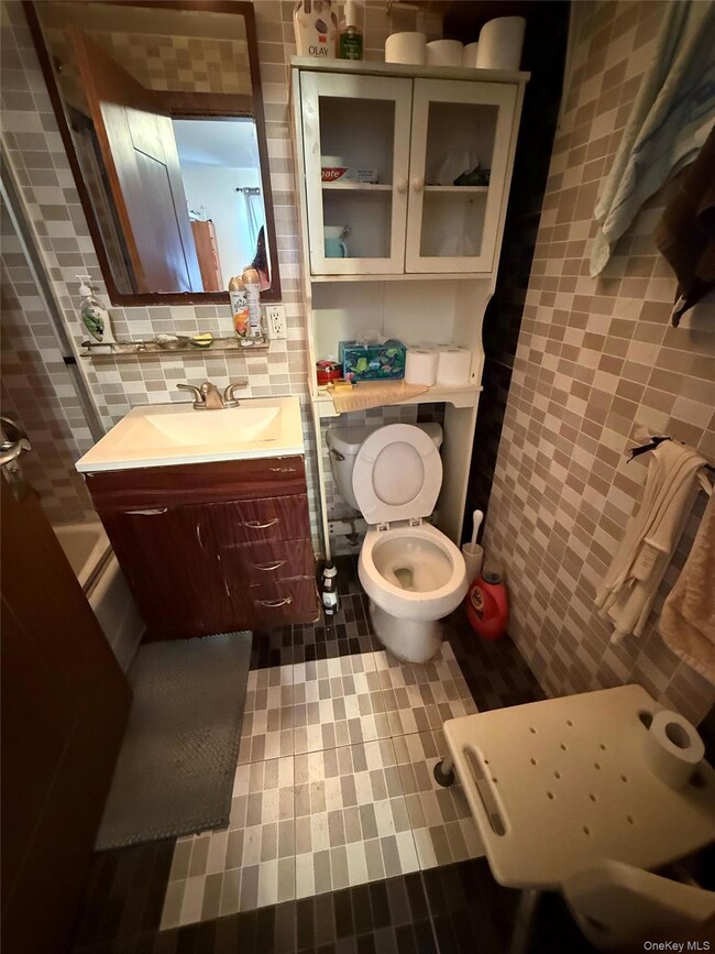 Shangri-La Plaza unit 2D, Corona, NY 11368 - photo 7