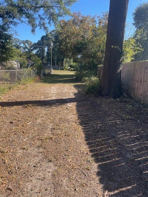 450 S Savage St, Crestview, FL 32536 - photo 2