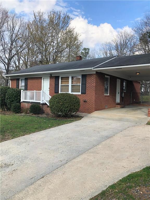 610 N Mccrary St, Asheboro, NC 27205 - photo 3