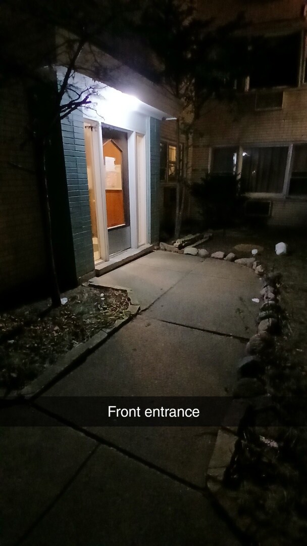 6331 N Fairfield Ave unit 203, Chicago, IL 60659 - photo 2