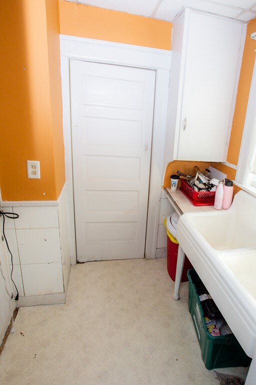 10 Salford St, Worcester, MA 01604 - photo 7
