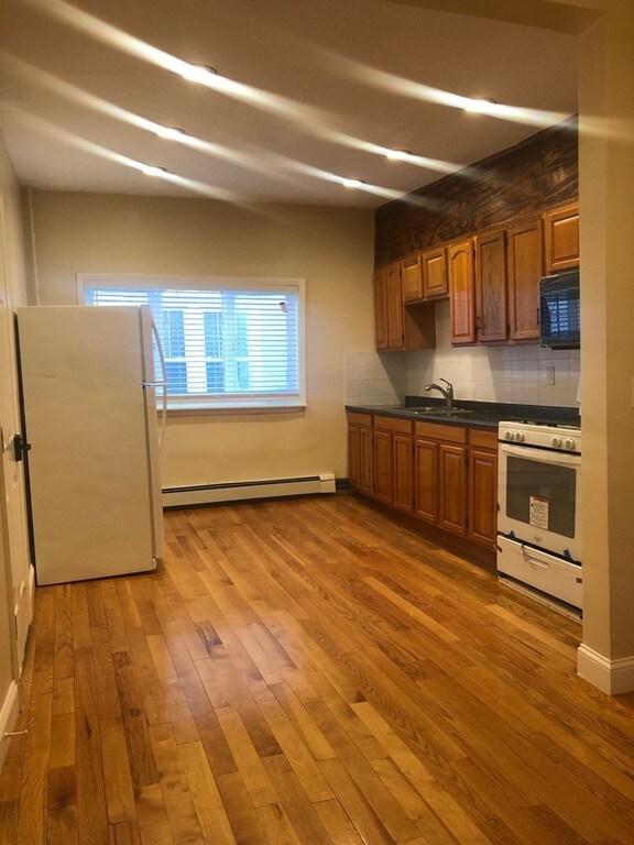 18 Mascot St unit 1, Dorchester Center, MA 02124 - photo 3