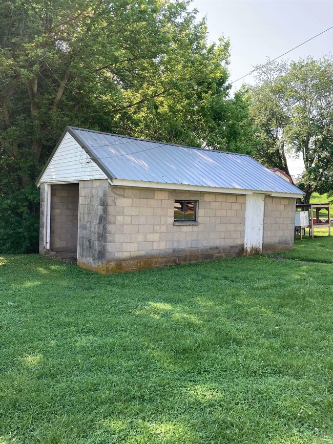 506 W School St, Francisco, IN 47649 - photo 3