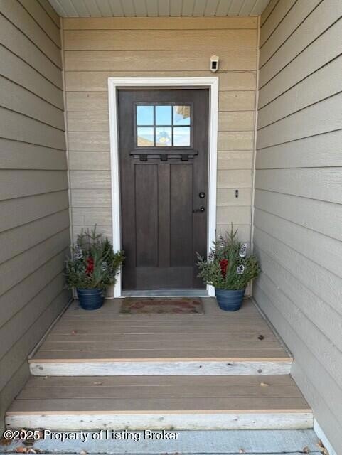 1869 Yellowstone Cir, Dickinson, ND 58601 - photo 3