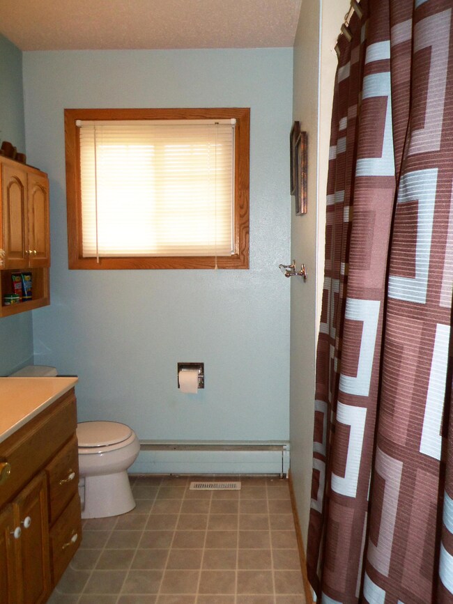 bathroom on main<|><|>