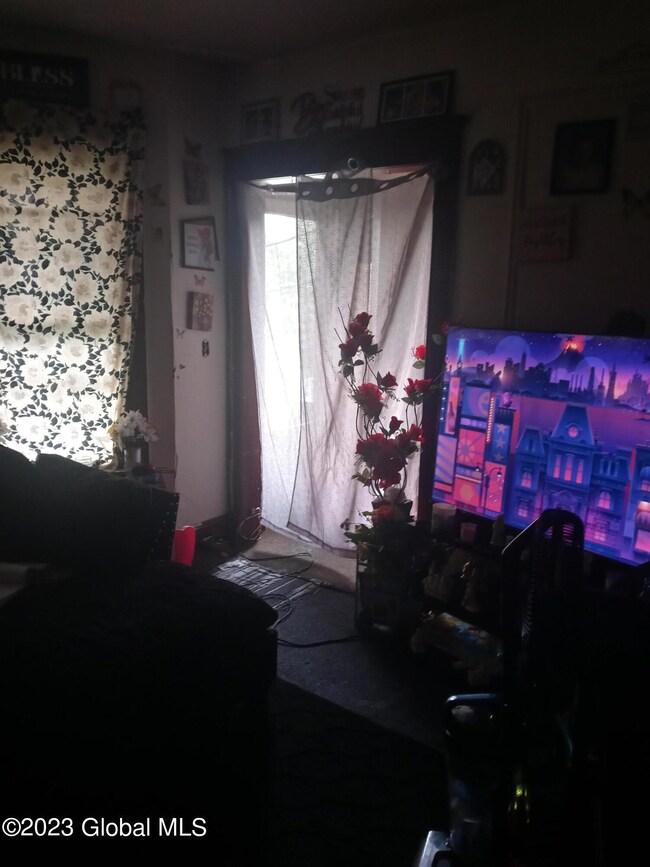 57 N Manning Blvd, Albany, NY 12206 - photo 3