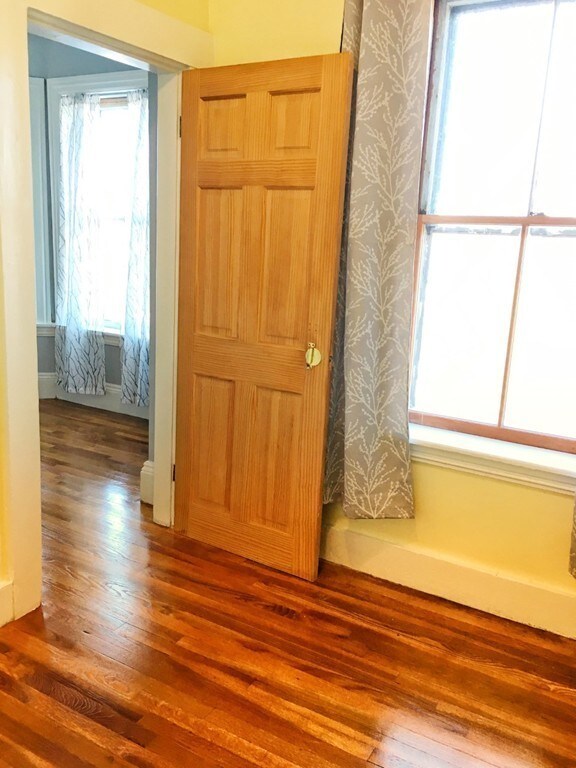 30 Beacon St unit 3, Somerville, MA 02143 - photo 4