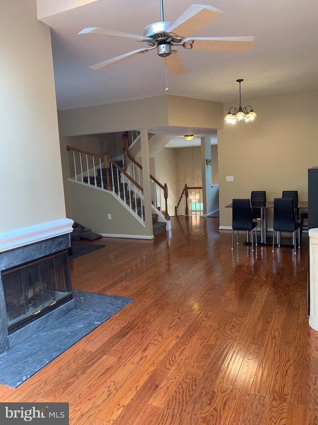 11109 Luxberry Ct, Manassas, VA 20109 - photo 5