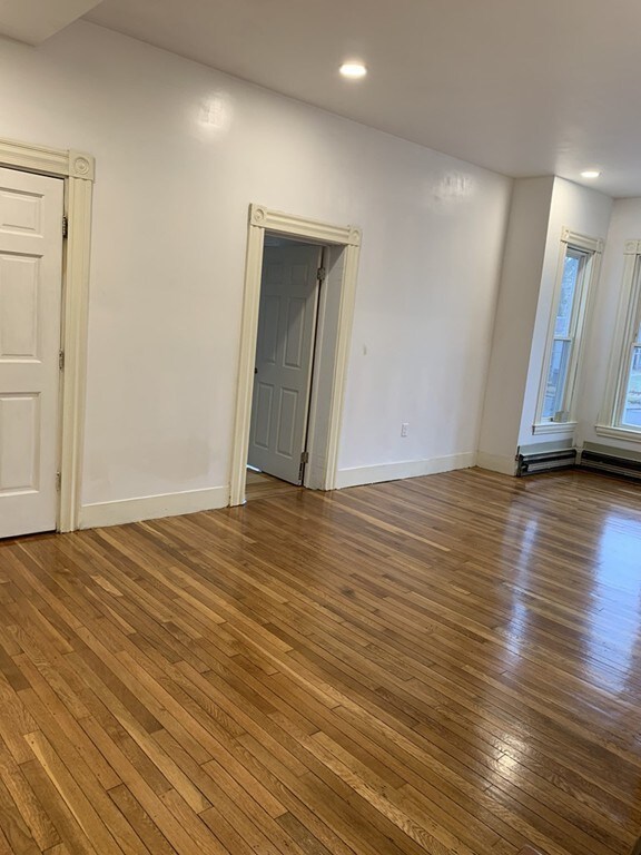 180 Lakehurst Ave unit 1, East Weymouth, MA 02189 - photo 3