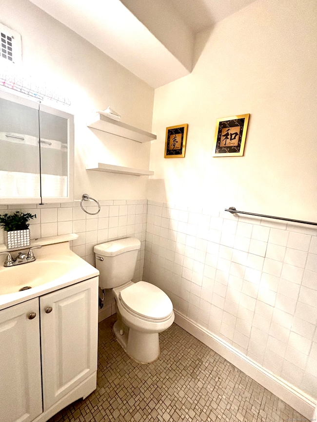 Cartwright Towers II unit GFA, Bridgeport, CT 06604 - photo 4