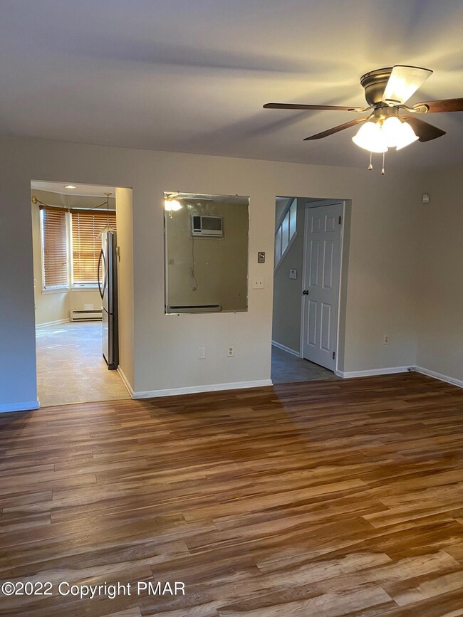 139 N 5th St, Stroudsburg, PA 18360 - photo 4