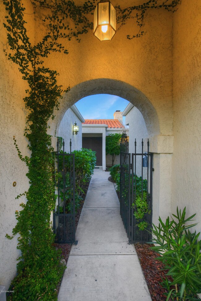 GORGEOUS ENTRYWAY