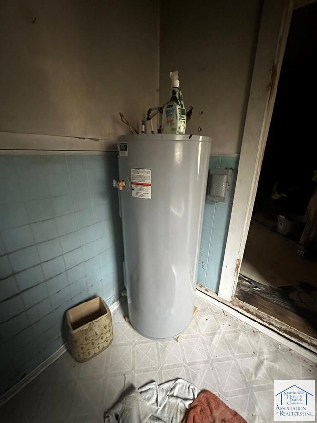 743 Blue Knob Rd, Martinsville, VA 24112 - photo 6