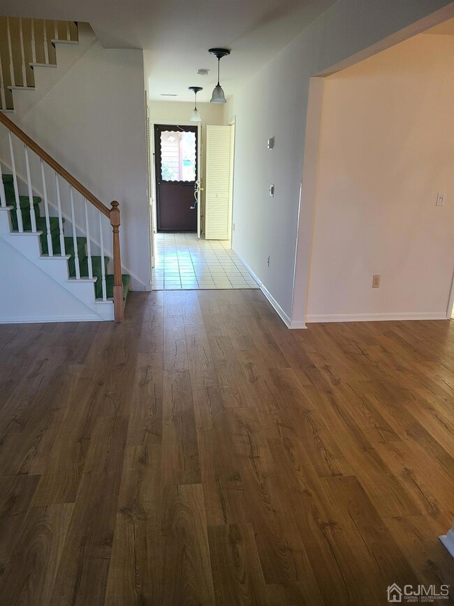 162 Hidden Hollow Ct, Edison, NJ 08820 - photo 6