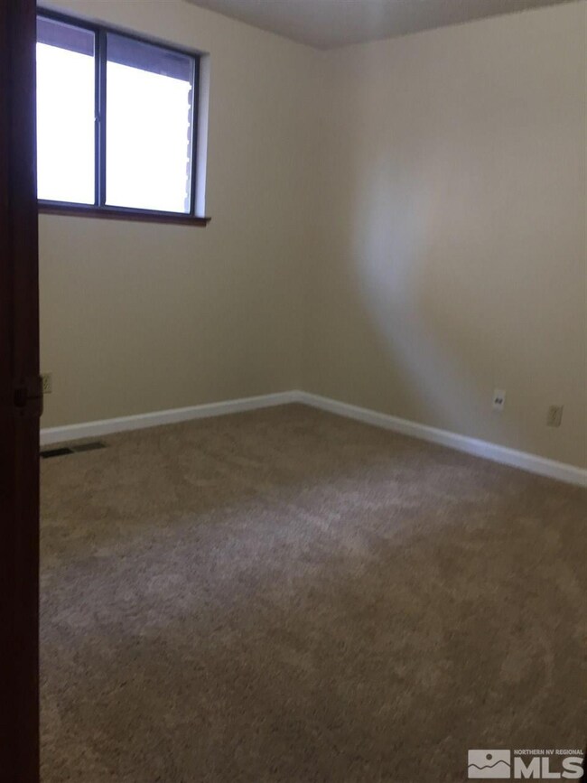 1142 H St, Sparks, NV 89431 - photo 3