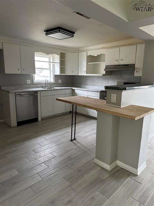 1329 34th St, Wichita Falls, TX 76302 - photo 5