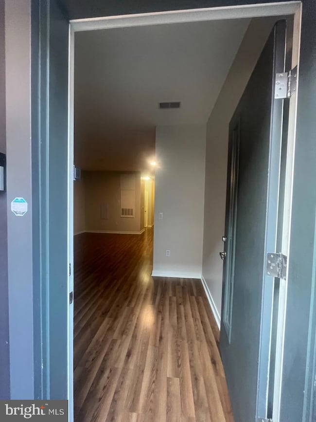 401 Race St unit D, Philadelphia, PA 19106 - photo 3