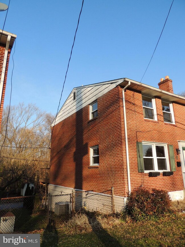 614 N Dupont Rd, Wilmington, DE 19804 - photo 2